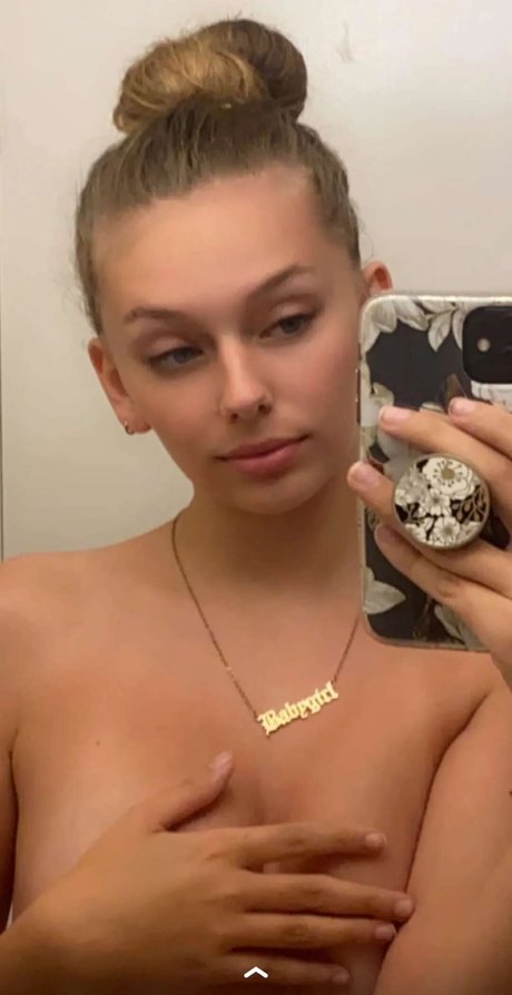 Lydia Renae exclusive star pictures