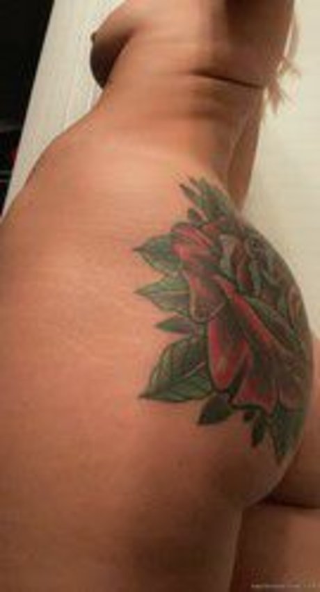 Taylor Starling_ high quality model photo