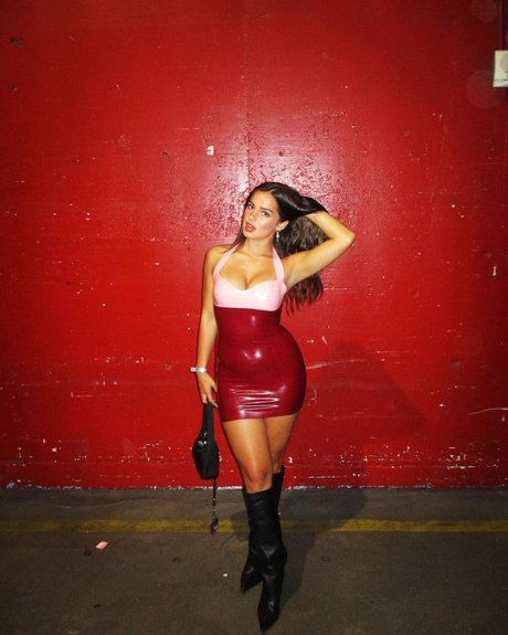 Addison Rae art model archive