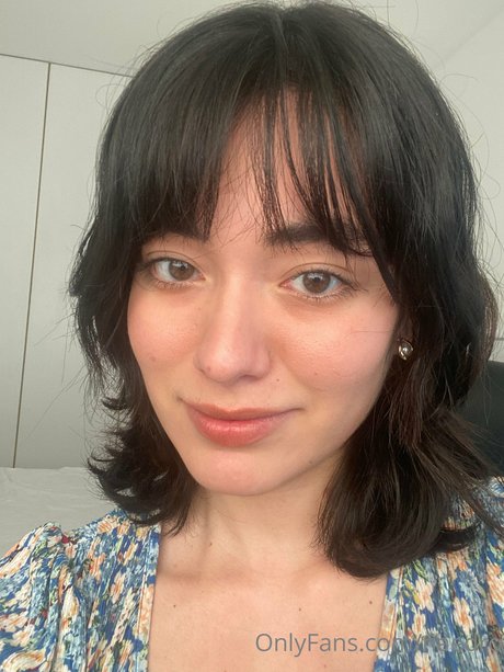 Dronae Naedro star sexy photos