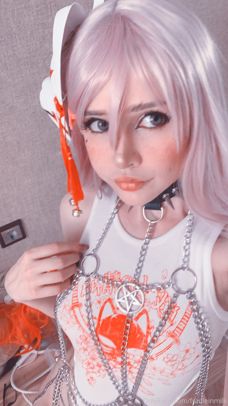 Fraulein Milk star pornographic images