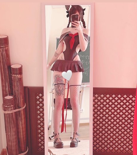 Fraulein Milk nude model pictures