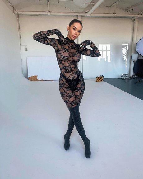 Lacey Montgomery Profile pic