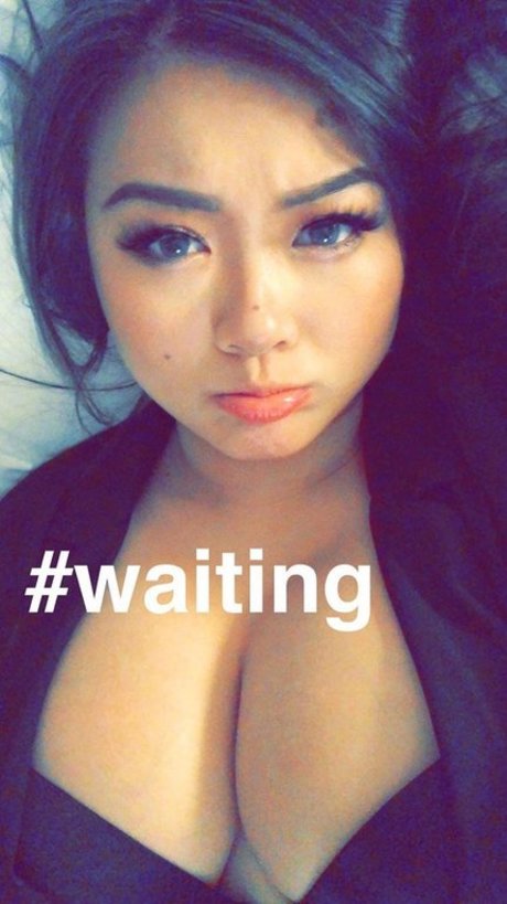 Vicki Li nude pornstar gallery