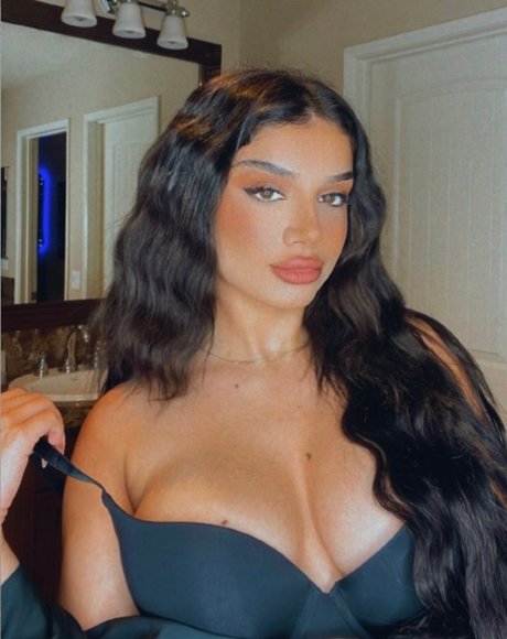 Alishba nude star galleries