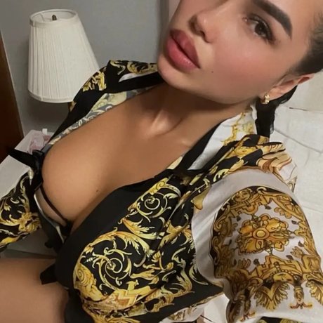 Colombiana Bombshell Mel porn actress picture