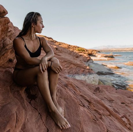 Demi Bagby star beautiful pic