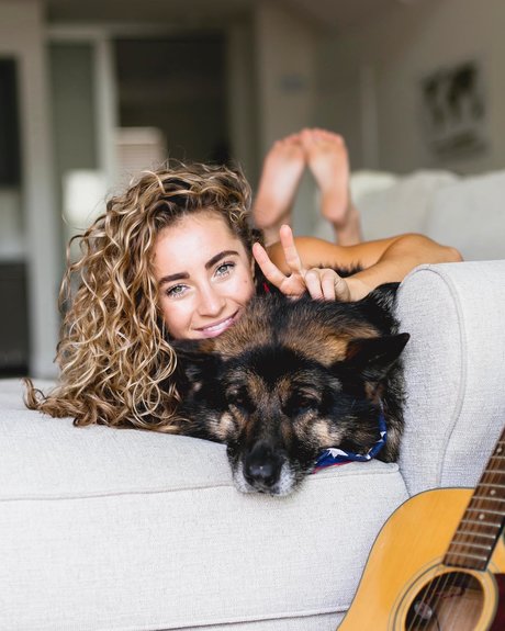 Demi Bagby pretty star image