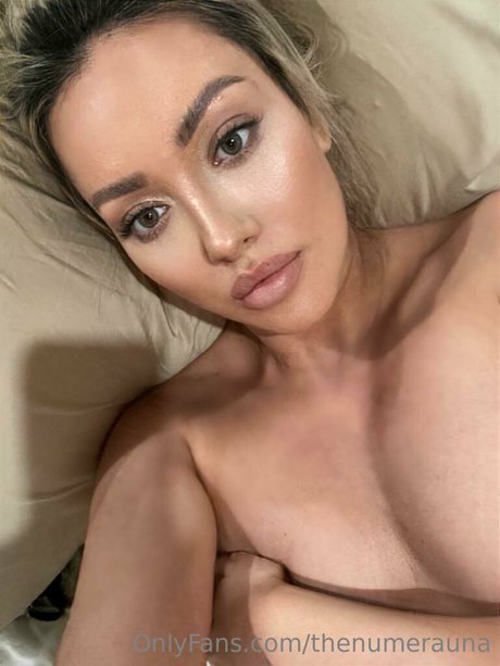 Una pretty actress photo