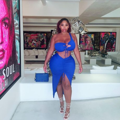 Shadee Monique exclusive model photos