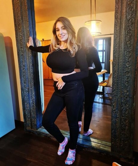 Yonia pornstar nudes img