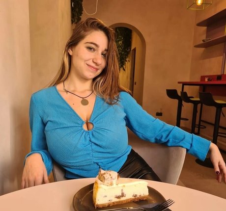 Yonia hd actress img