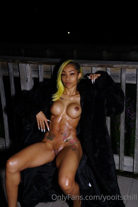 YooItsChill free pornstar gallery