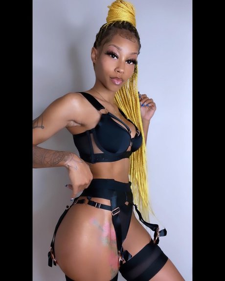 YooItsChill nice pornstar photo