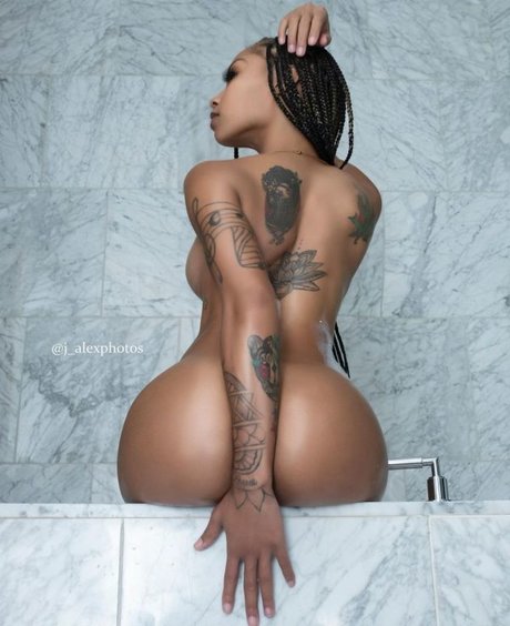 YooItsChill nude star archive