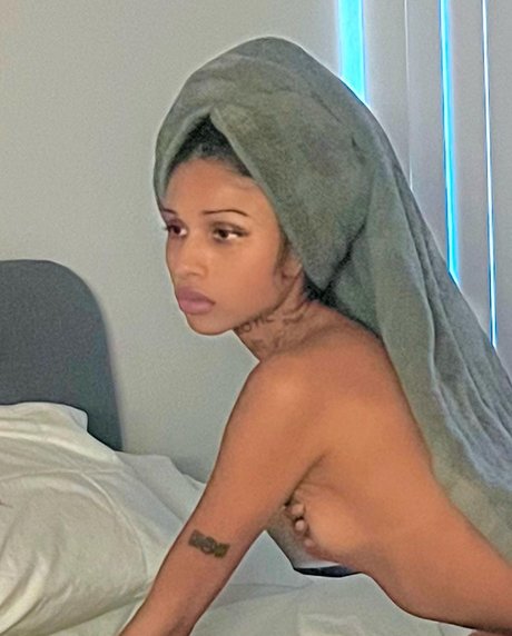 _Andrea Cervantes perfect model photo