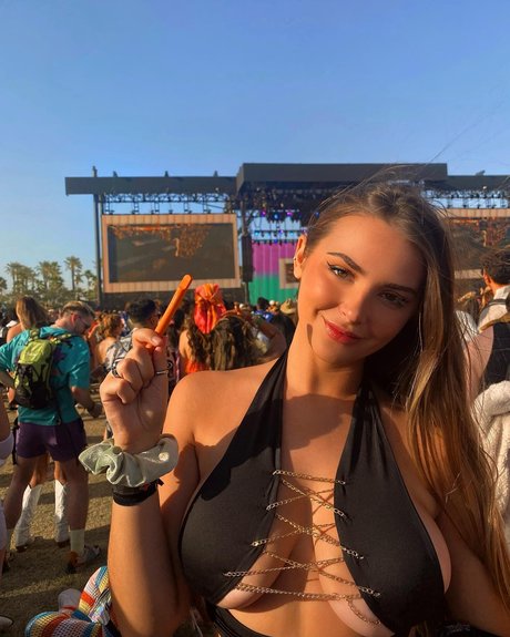 Emma Char adult model photo