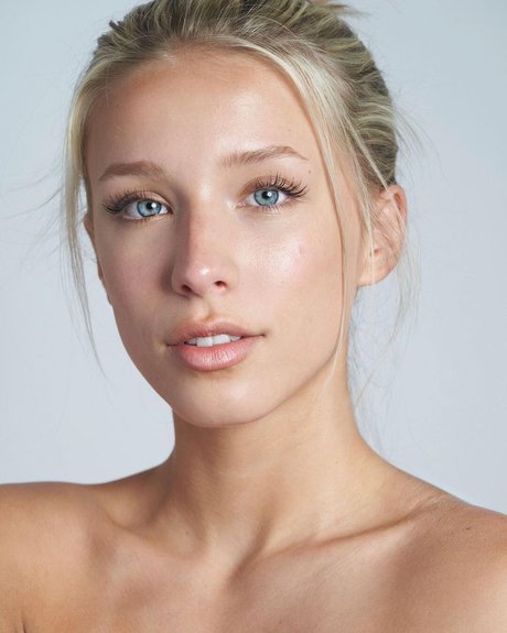 Kenzi Hope porn actress img