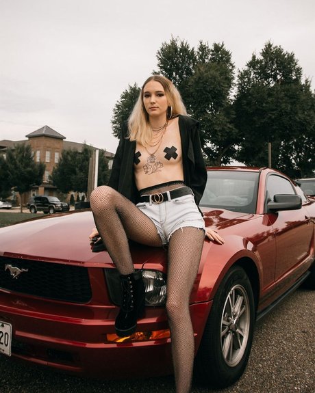 Queen etimy pretty actress picture