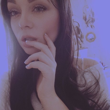 Elyse Summer Profile pic