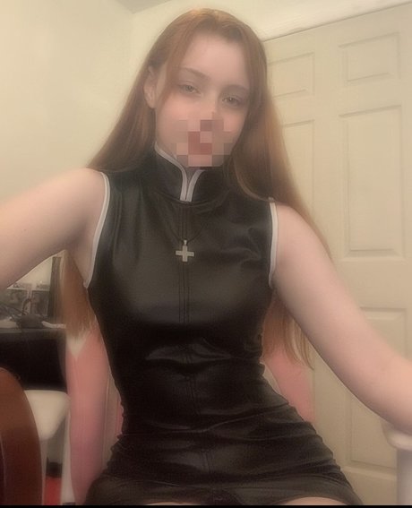 Initialelon adult star img