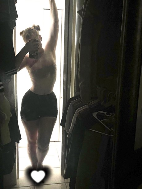 Initialelon pornstar erotic galleries