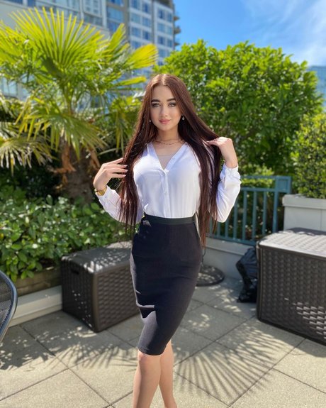 Iryna Frantsuz_ pretty star picture