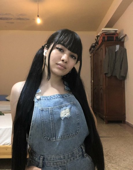 naomieve free model photos