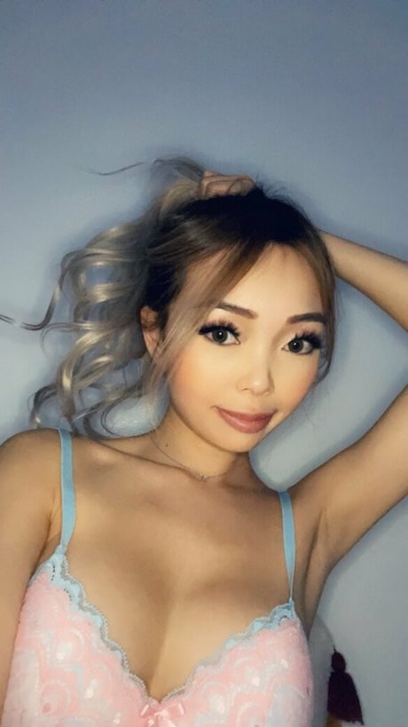 V boo model porn gallery