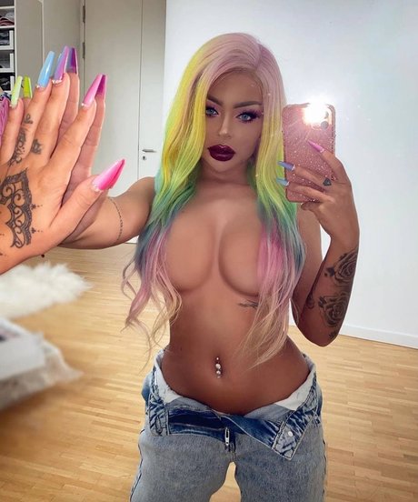 Katja Krasavice erotic star image