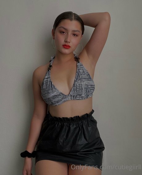 Mariana Castro nude model img