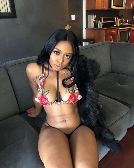 Snowblack nude star pictures