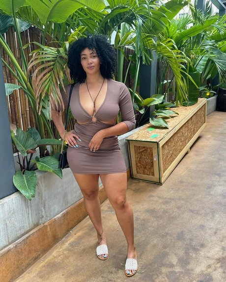 God Beth free model image