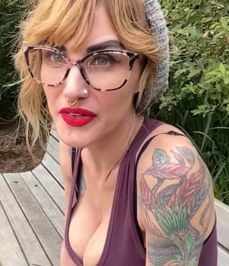 Nagisake sexy actress picture