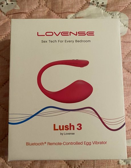 blonde secretary onlyfans top pic