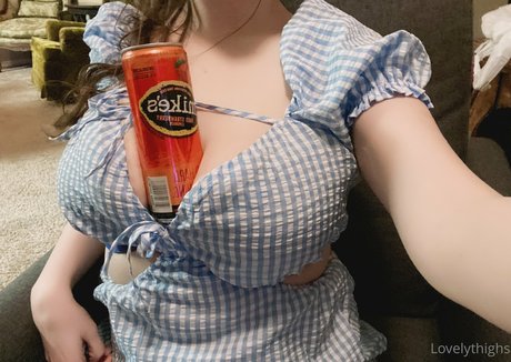 lovelythighs model xxx picture