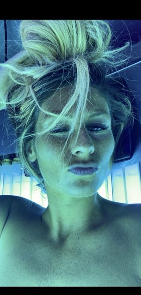 dontbaeme nudes model pics