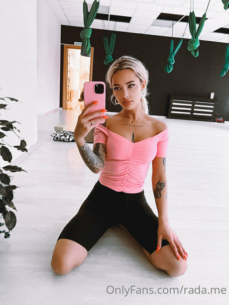 kitana a star pretty pics