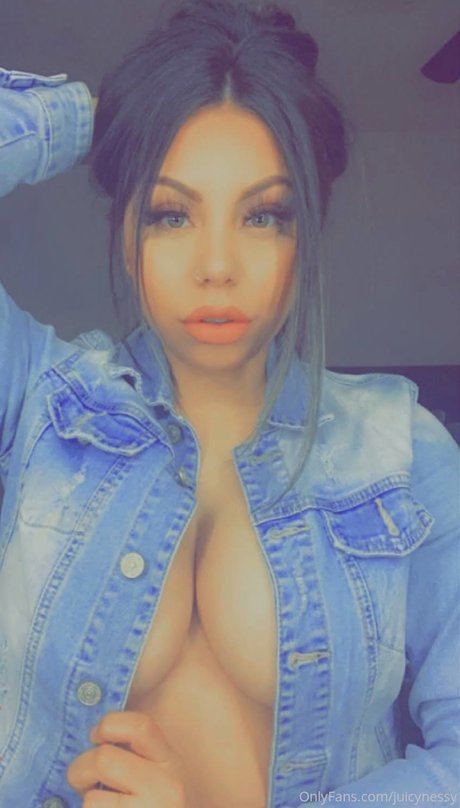 Yanxe ann pretty model picture