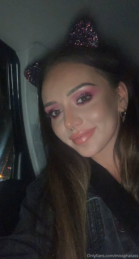 Missphatass erotic actress photos