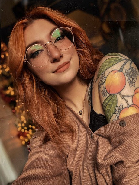 Spookyfoxx star photo