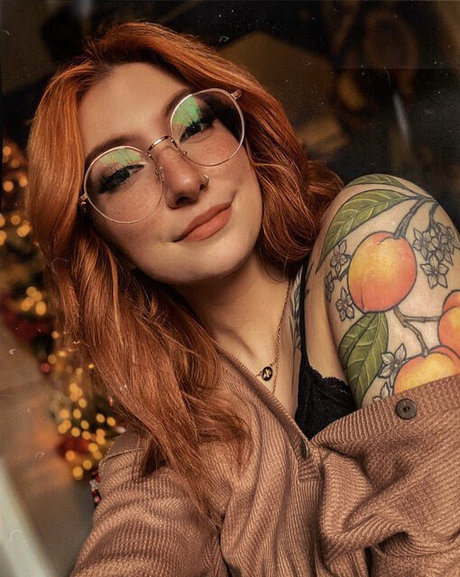 Spookyfoxx model high quality pictures