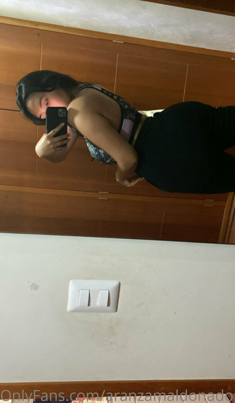 Aranza Maldona sexy model gallery