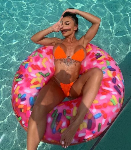 Rebel Lilly model art image