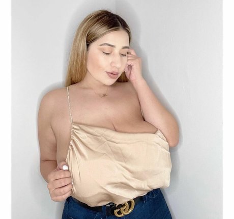 Nimsay beautiful star photo