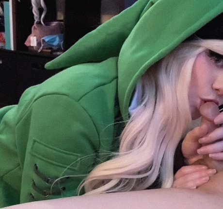 kaileeria pornographic model img