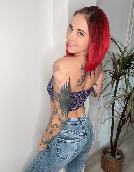 NinaDevil model adult galleries