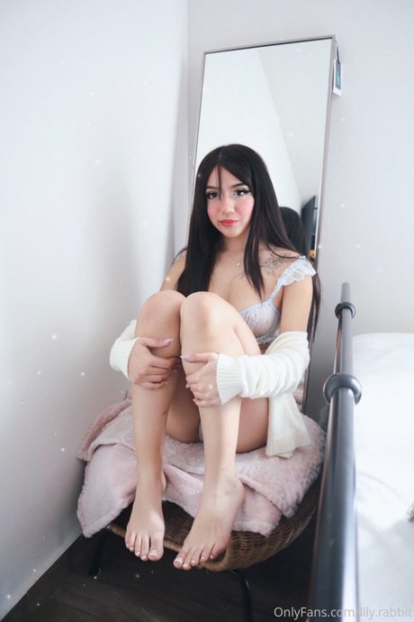 lily rabbit nice actress pictures