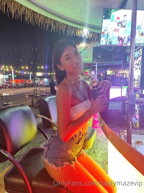 Tasty Maze VIP sexy model photos