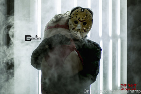 Win Amp adult model picture